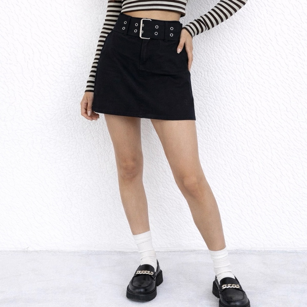 Vintage 90s Outlooks Buckle Mini Skirt Black Size 5